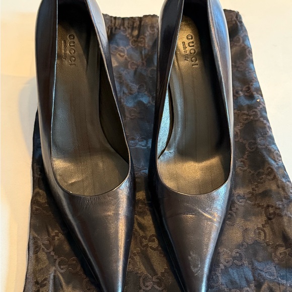 Black Gucci leather heels size 8, used but nearly perfect condition. - Picture 1 of 6
